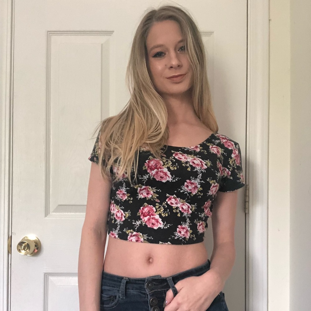 LA Hearts floral crop top